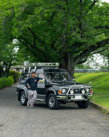 クルマ選びも作品づくりも「ランダム」な出会いから。偶然の美学がカッコいい日産サファリ。（Nissan Safari Y60）